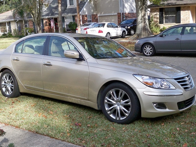 2011 Hyundai Genesis for sale by owner in NEW ORLEANS
