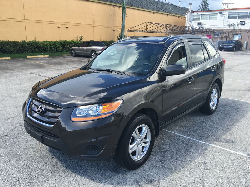 2011 Hyundai Santa Fe for sale by owner in Hollywood