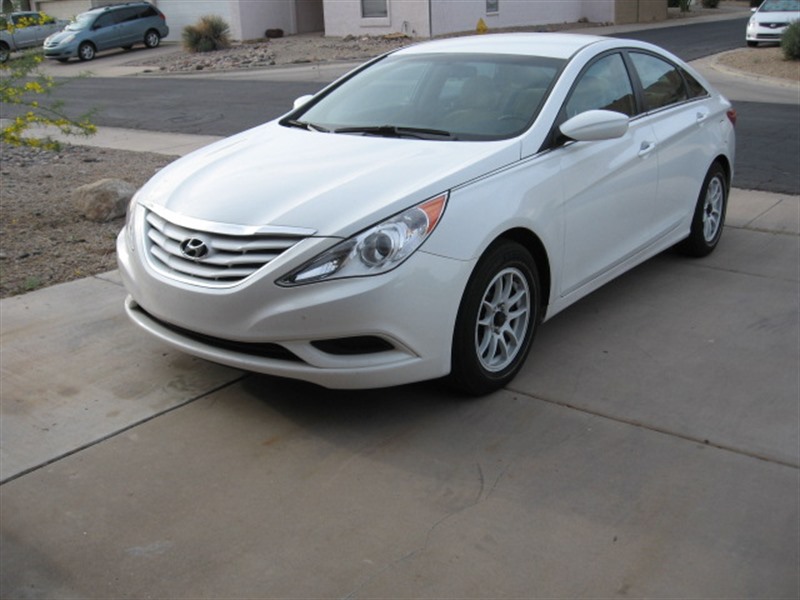 2011 Hyundai Sonata for sale by owner in GLENDALE