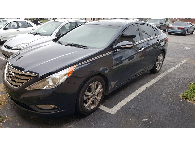 2011 Hyundai Sonata for sale by owner in Leitchfield