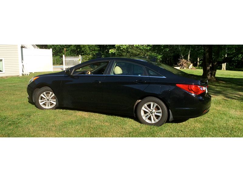 2013 Hyundai Sonata for sale by owner in Hebron