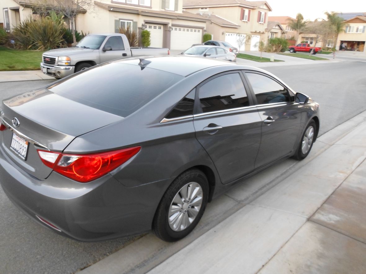 2013 Hyundai Sonata for sale by owner in Banning
