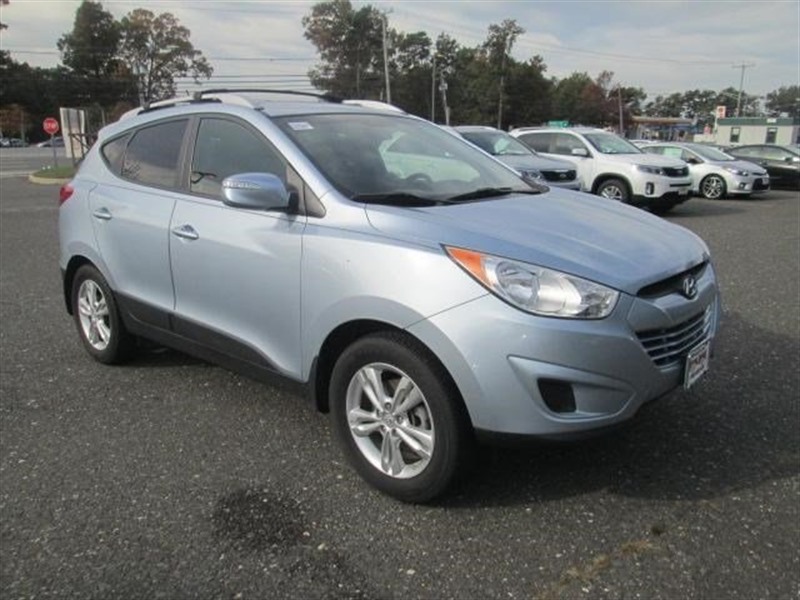 2012 Hyundai tuscon for sale by owner in NORTH BABYLON