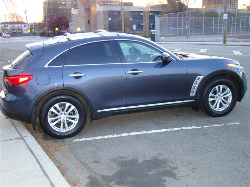 2009 Infiniti FX35 for sale by owner in BRONX