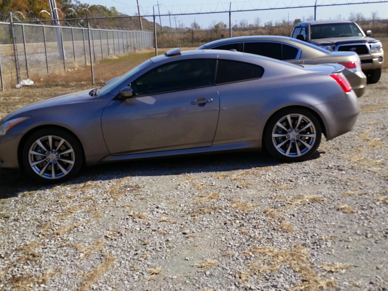 2009 Infiniti G37 for sale by owner in MARINGOUIN
