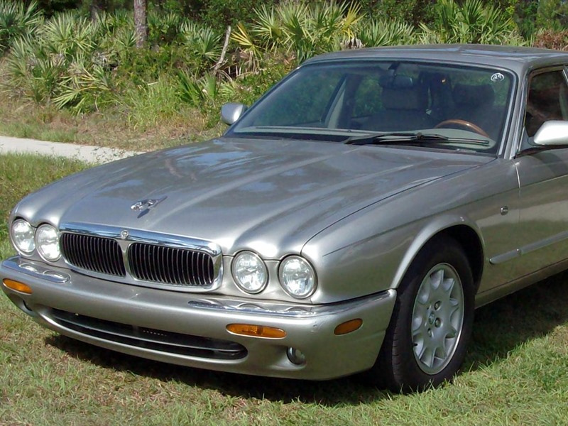 1999 Jaguar XJ8 for sale by owner in STUART