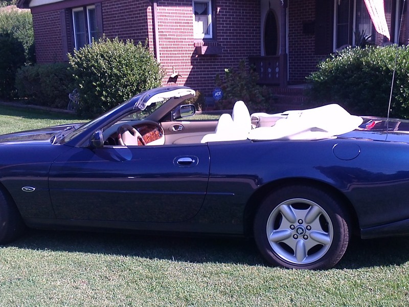 1998 Jaguar xk8 for sale by owner in NEWPORT NEWS