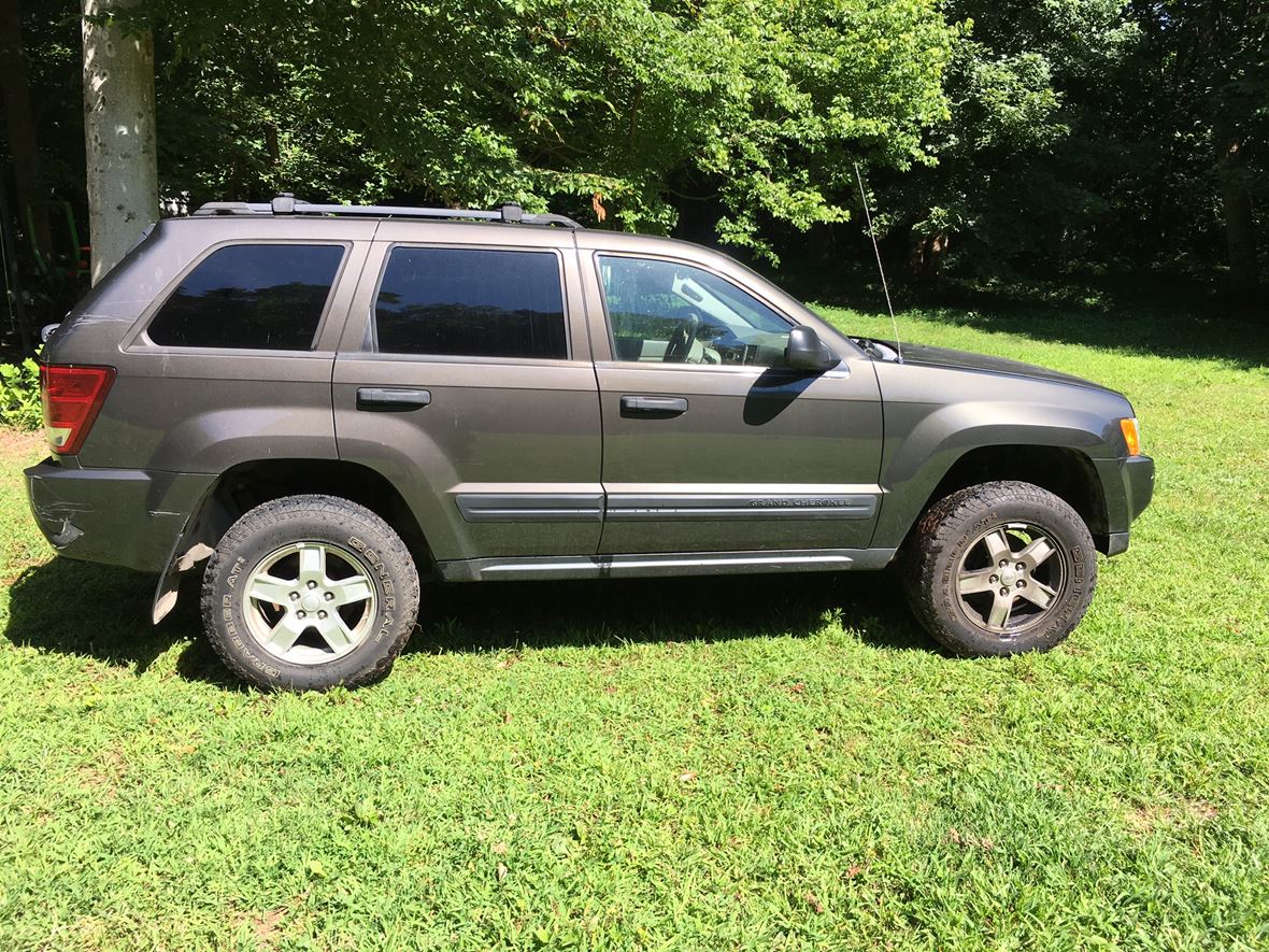 2005 Jeep Cherokee for sale by owner in Clarksville