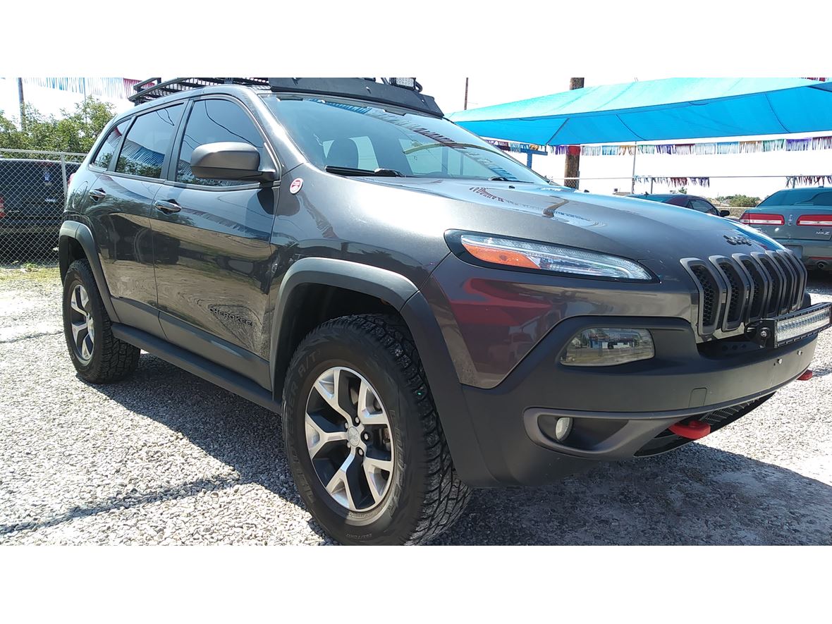 2015 Jeep Cherokee Trailhawk for sale by owner in El Paso