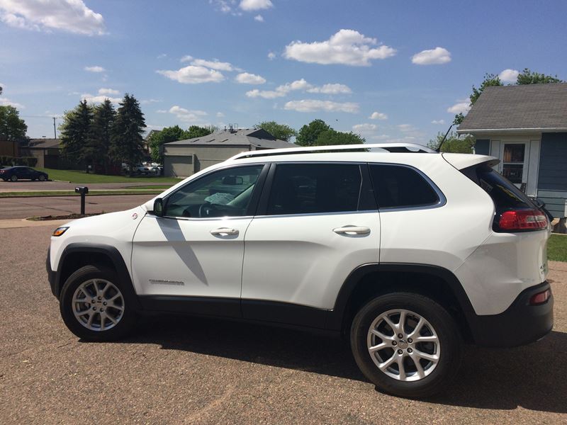 2014 Jeep Cherokee latitude  for sale by owner in Sioux Falls