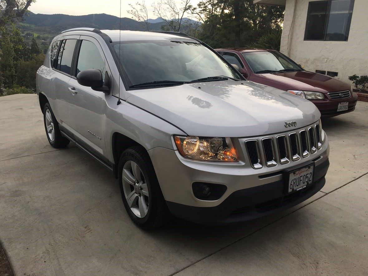 2011 Jeep Compass for sale by owner in Thousand Oaks