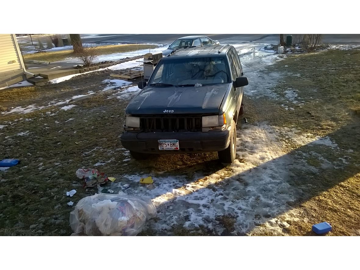 1994 Jeep Grand Cherokee for sale by owner in Hutchinson