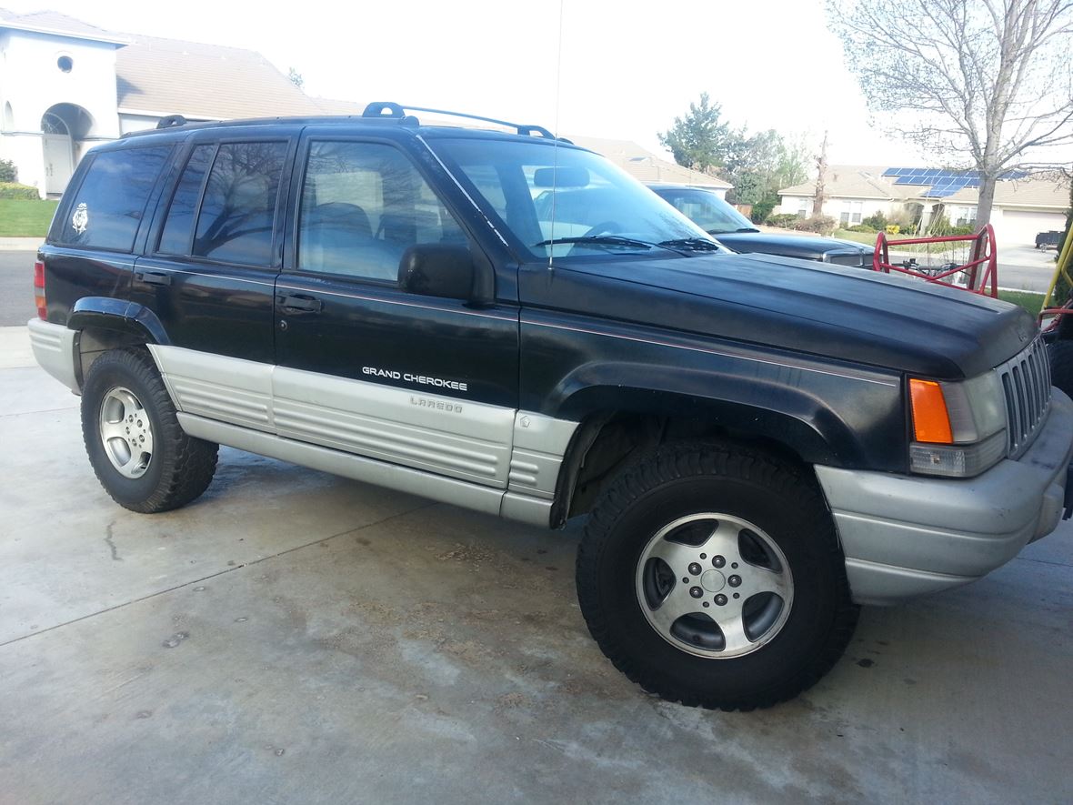 1997 Jeep Grand Cherokee for sale by owner in Victorville