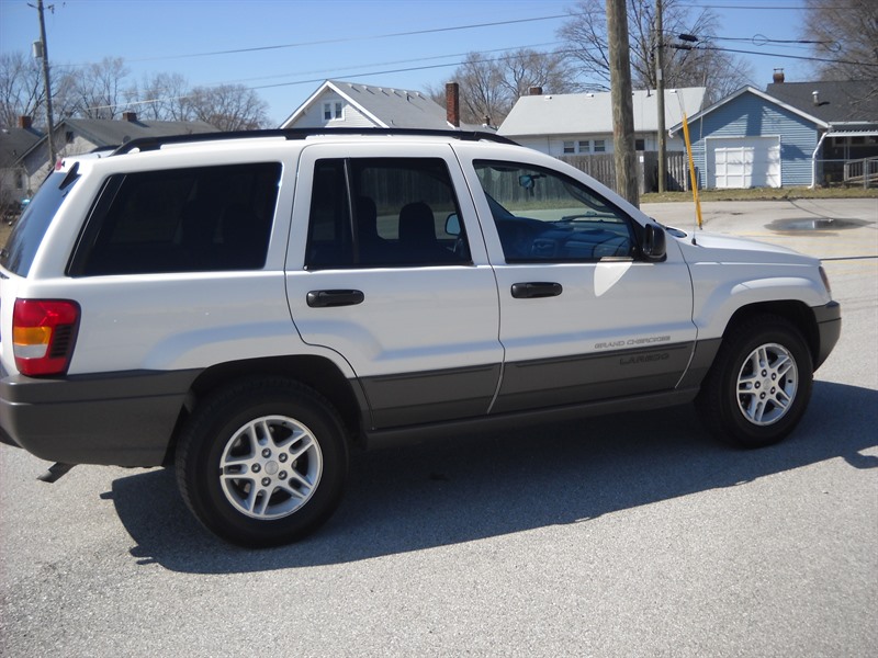 2004 Jeep Grand Cherokee for sale by owner in INDIANAPOLIS