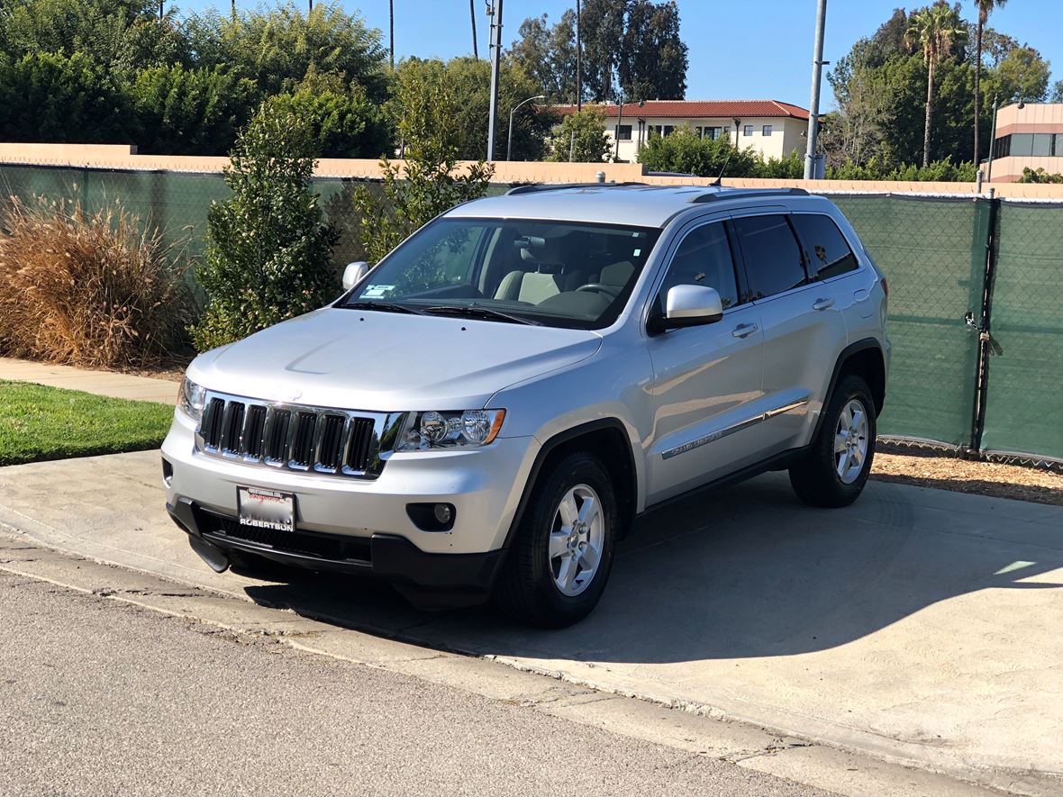 2011 Jeep Grand Cherokee for sale by owner in Los Angeles