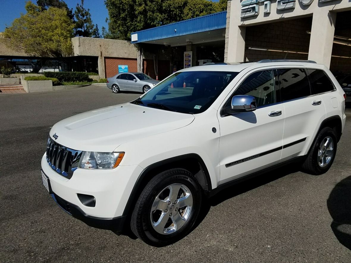 2012 Jeep Grand Cherokee for sale by owner in Newport Beach