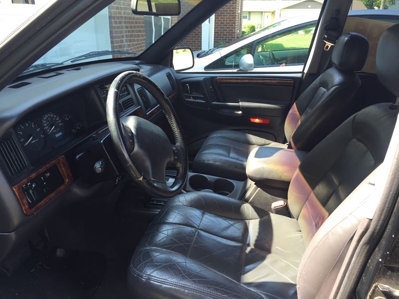 1996 Jeep Grand Cherokee Limited for sale by owner in Cleveland