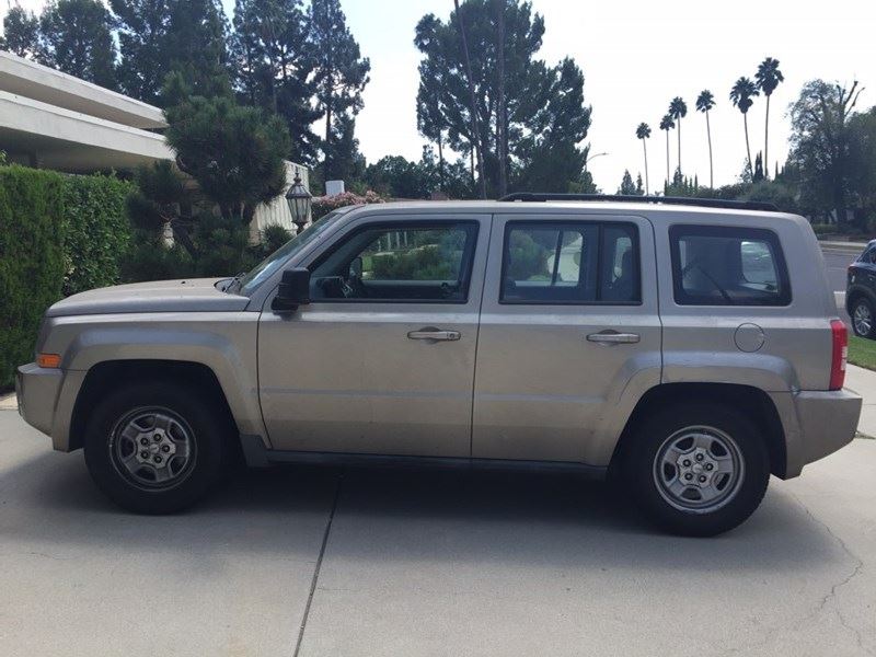 2010 Jeep Patriot for sale by owner in Granada Hills
