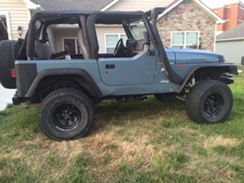 1998 Jeep Wrangler for sale by owner in Fort Leavenworth