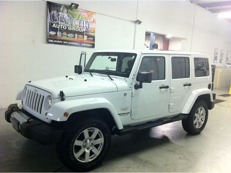 2012 Jeep Wrangler Unlimited Sahara for sale by owner in WILLIAMS BAY