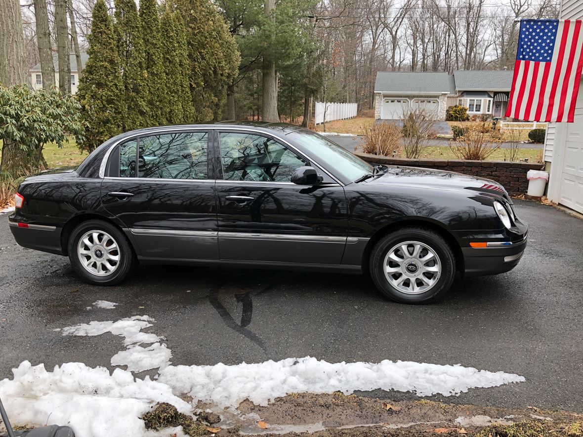 2005 Kia Amanti for sale by owner in Hamden
