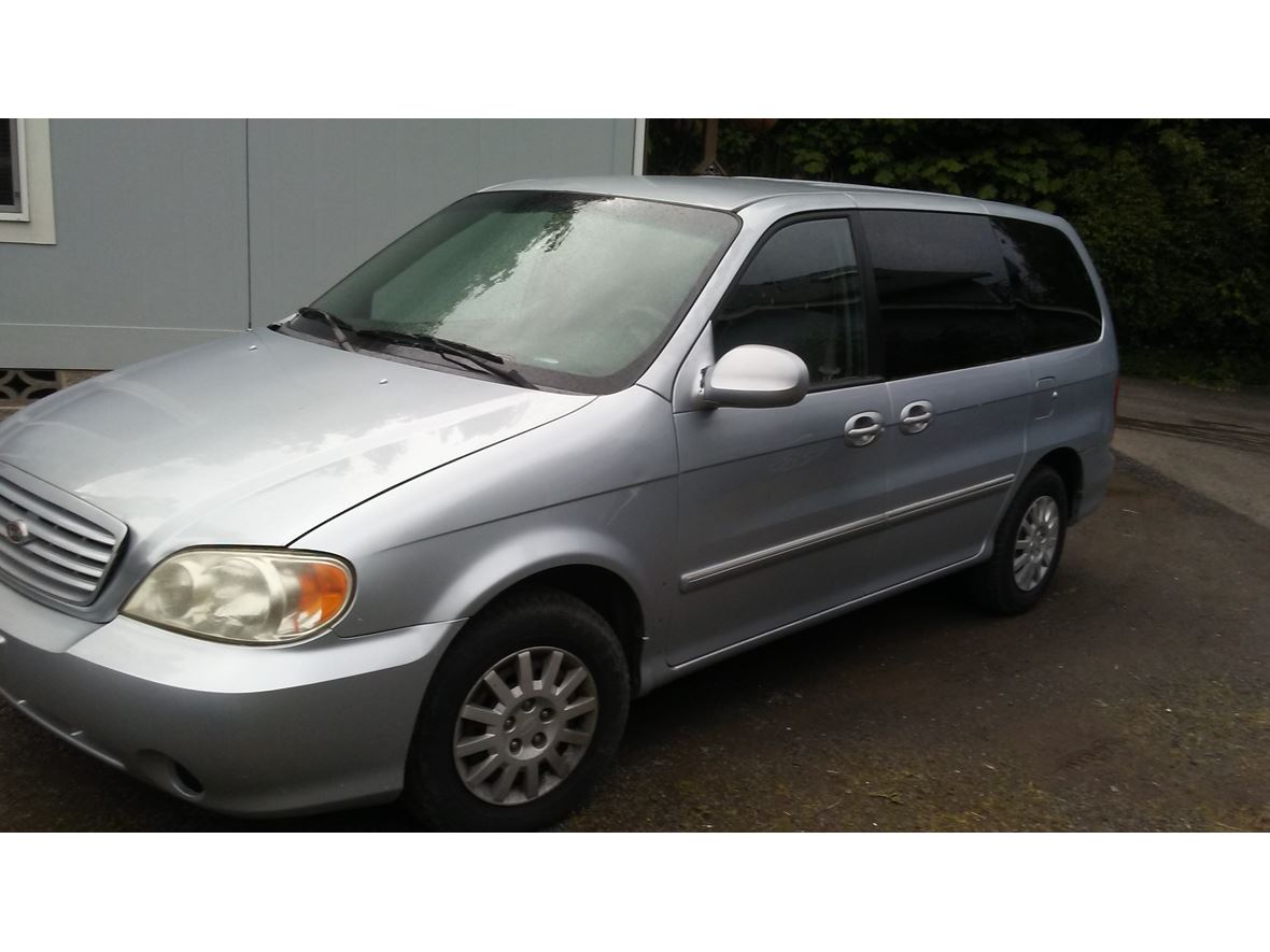 2002 Kia Sedona for sale by owner in Port Orchard