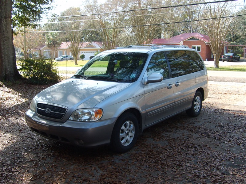 2004 Kia Sedona for sale by owner in INDEPENDENCE
