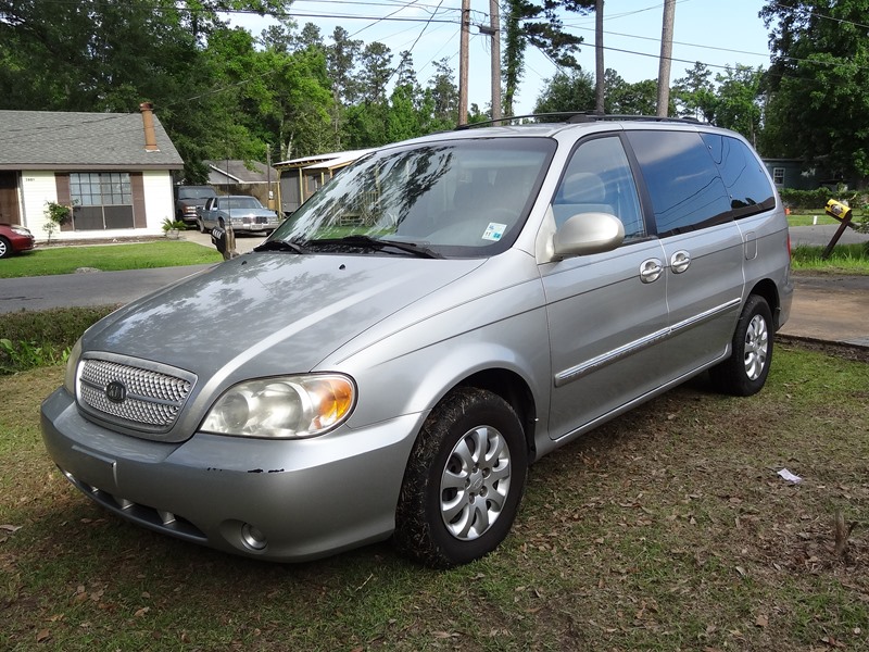 2005 Kia Sedona for sale by owner in SLIDELL
