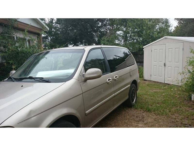 2005 Kia Sedona for sale by owner in FORT WALTON BEACH