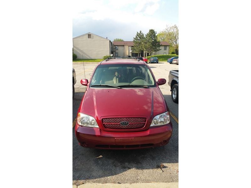 2005 Kia Sedona for sale by owner in Sterling Heights