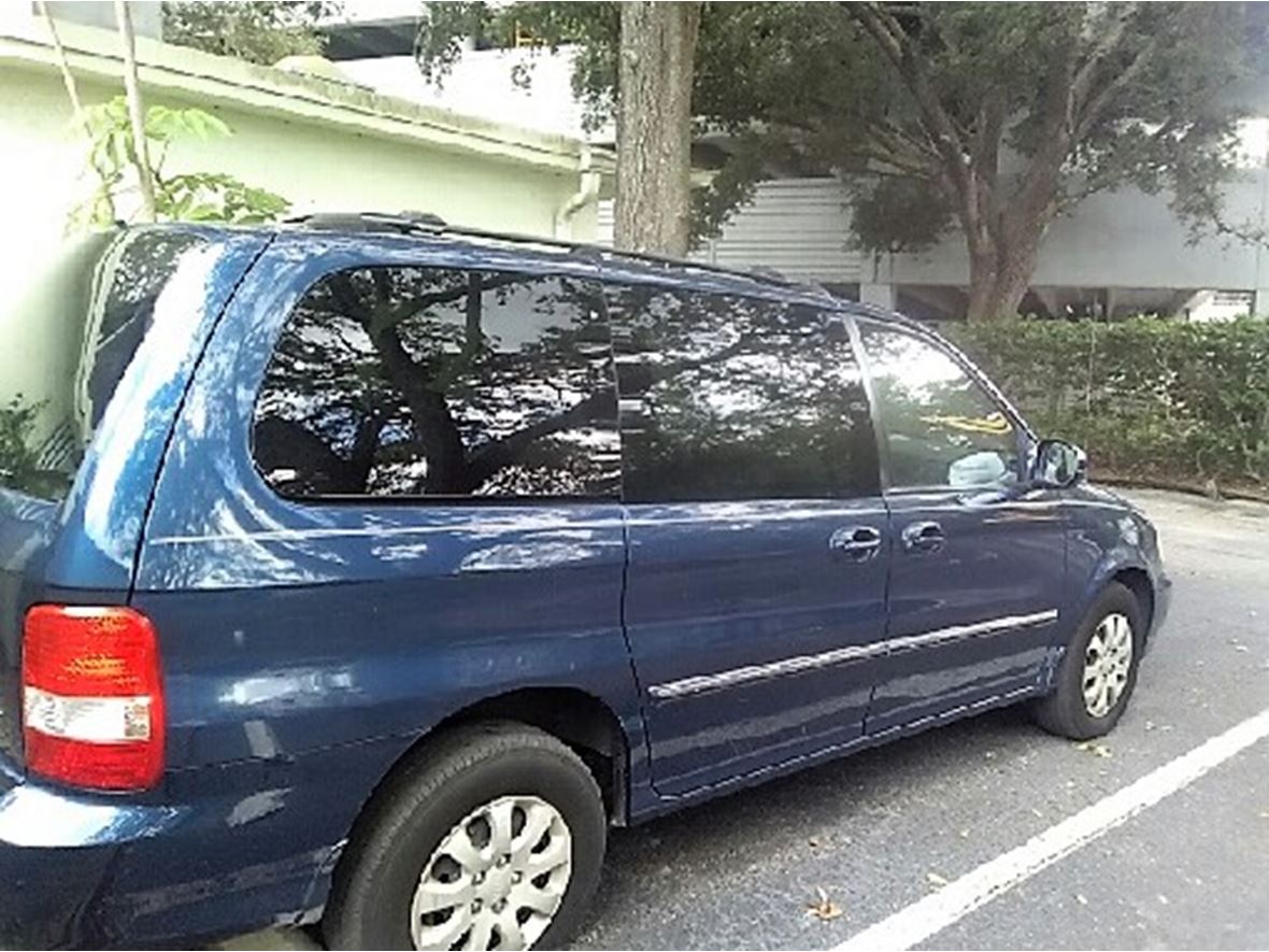 2005 Kia Sedona for sale by owner in Tampa