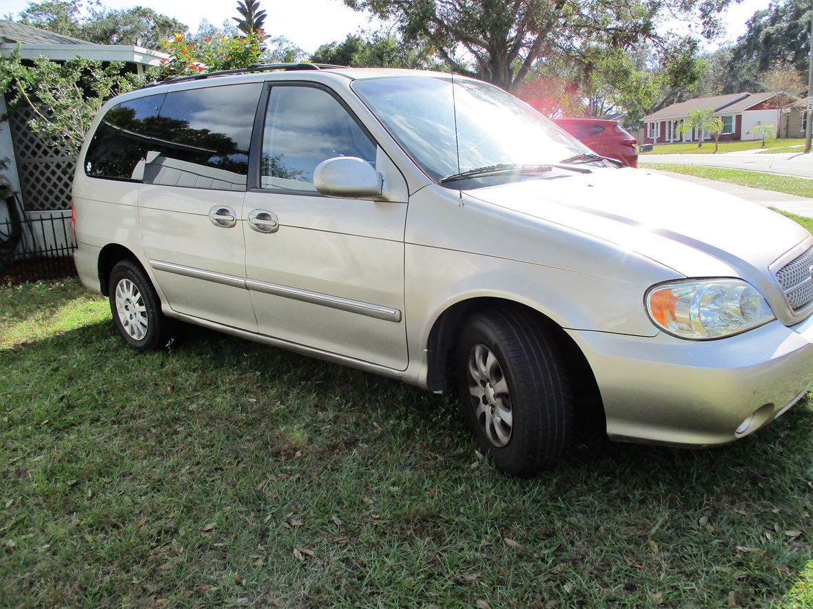 2005 Kia Sedona for sale by owner in Valrico