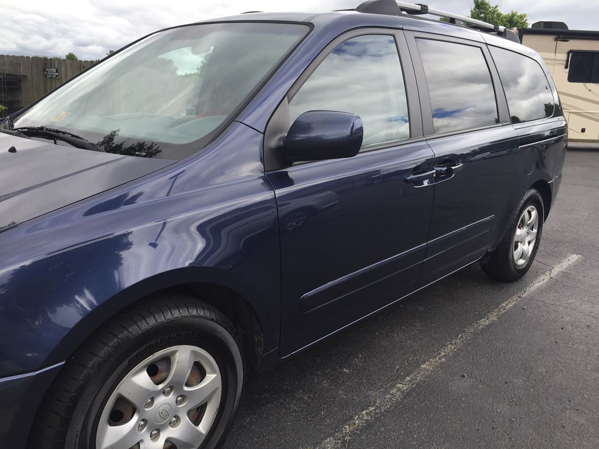 2007 Kia Sedona for sale by owner in Chesterfield