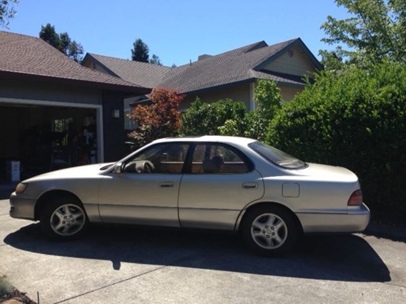 1992 Lexus ES 300 for sale by owner in Santa Rosa