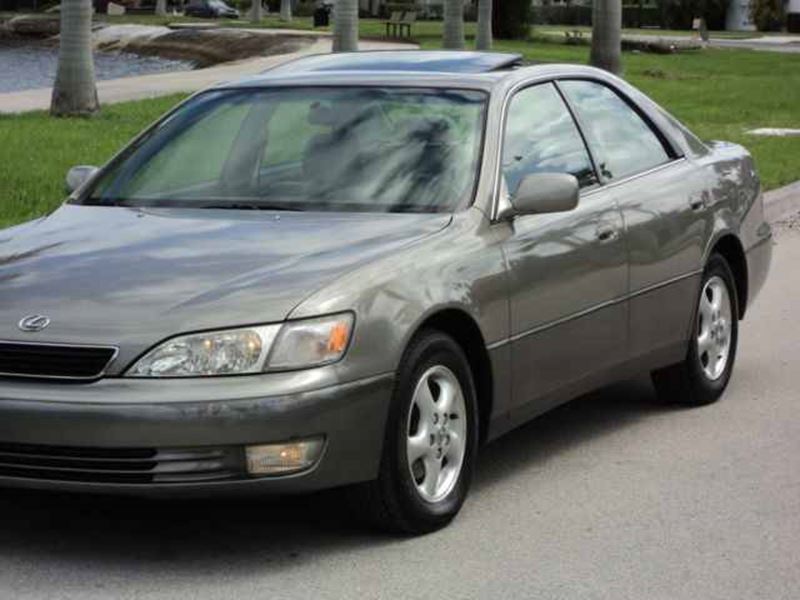 1998 Lexus ES 300 for sale by owner in Hollywood