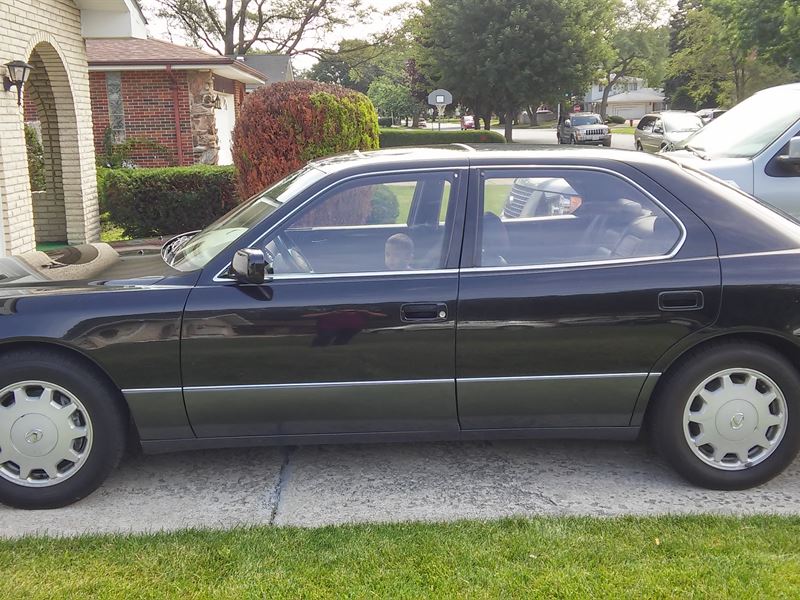1997 Lexus LS 400 for sale by owner in CHICAGO