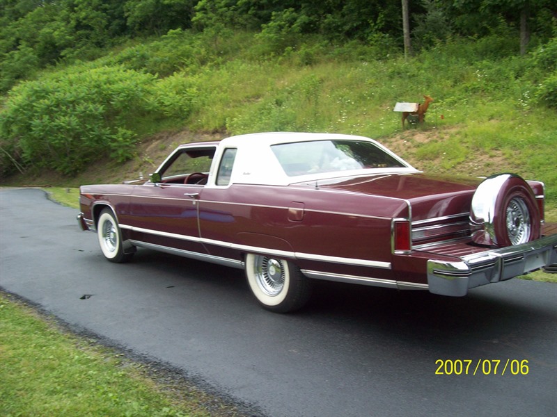 1977 Lincoln Continental for sale by owner in BLUEFIELD
