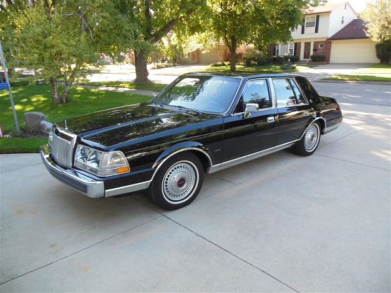 1986 Lincoln Continental for sale by owner in CURRAN