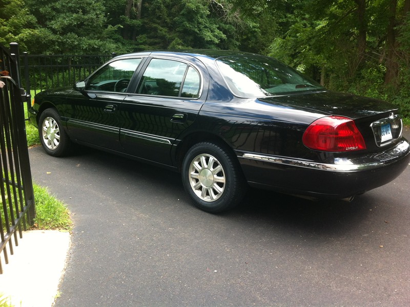 2000 Lincoln Continental for sale by owner in MIDDLEBURY