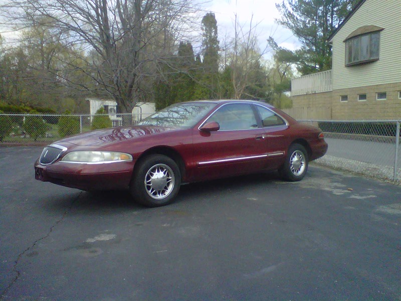 1997 Lincoln Mark for sale by owner in METHUEN