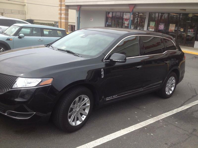 2013 Lincoln MKT for sale by owner in Falls Church