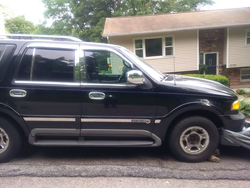 1998 Lincoln Navigator for sale by owner in Peekskill