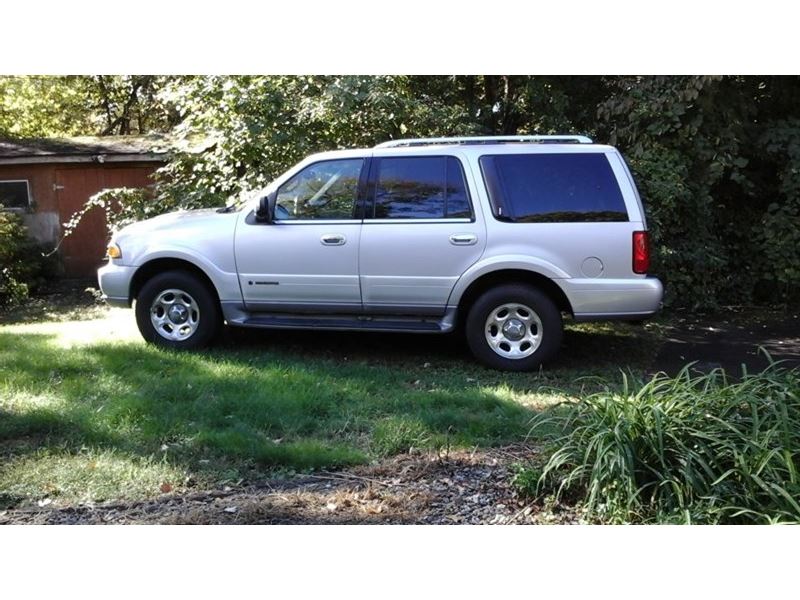 2000 Lincoln Navigator for sale by owner in Southington