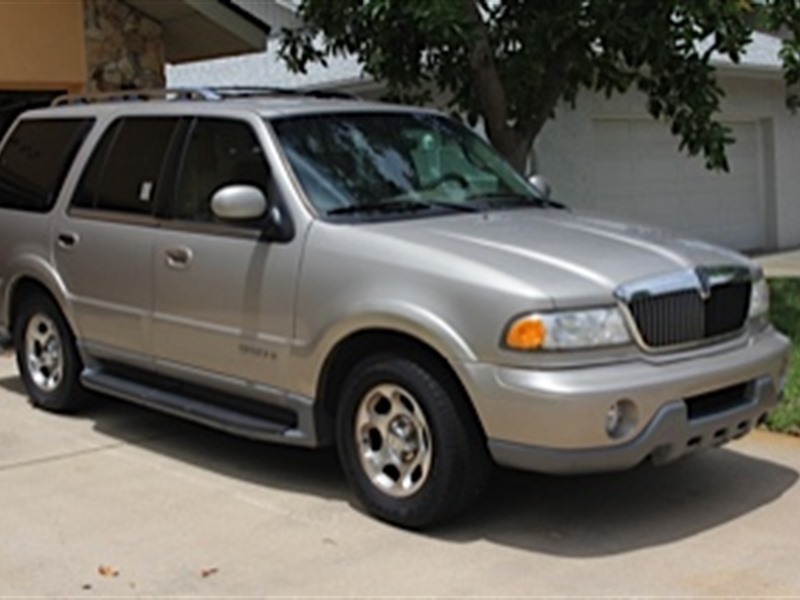 2001 Lincoln Navigator for sale by owner in SAINT PETERSBURG
