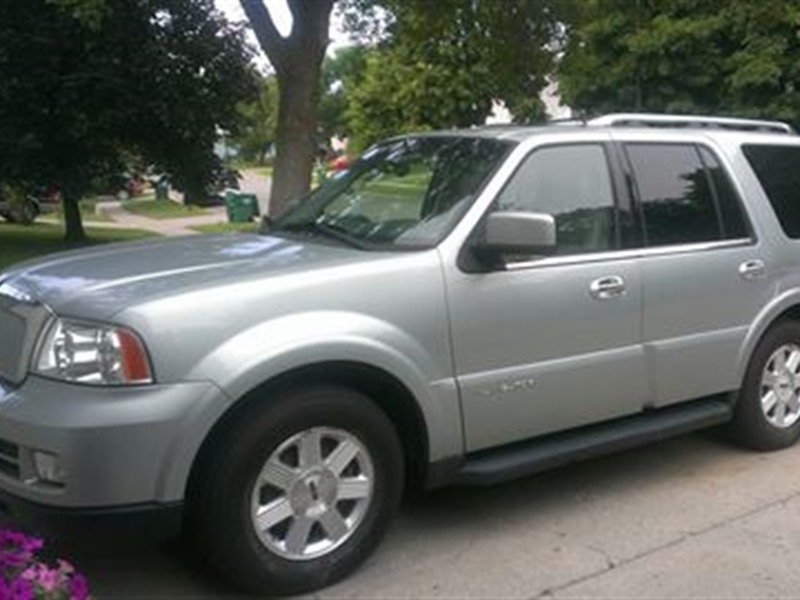 2005 Lincoln Navigator for sale by owner in MINNEAPOLIS