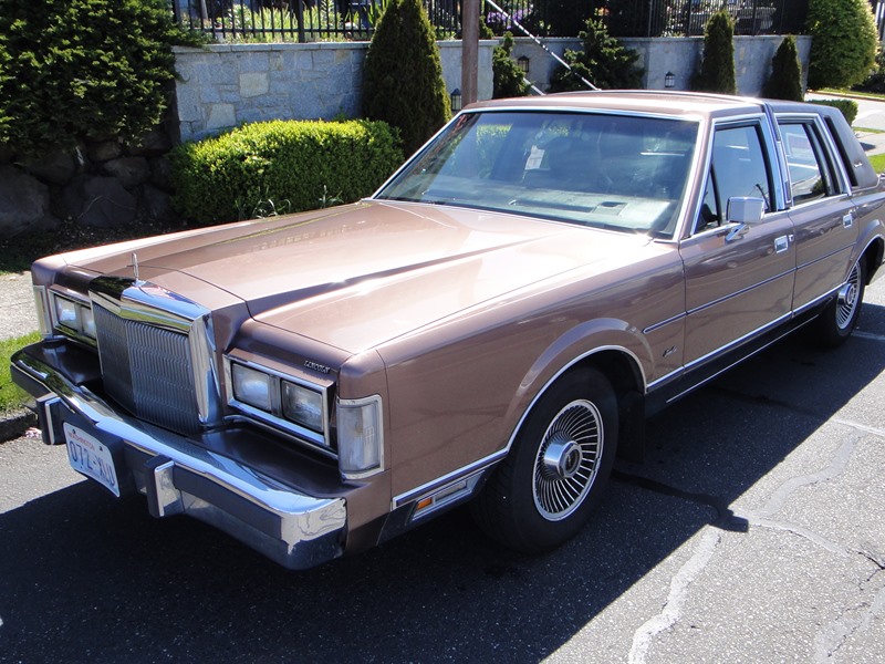 1988 Lincoln Town Car for sale by owner in MARYSVILLE