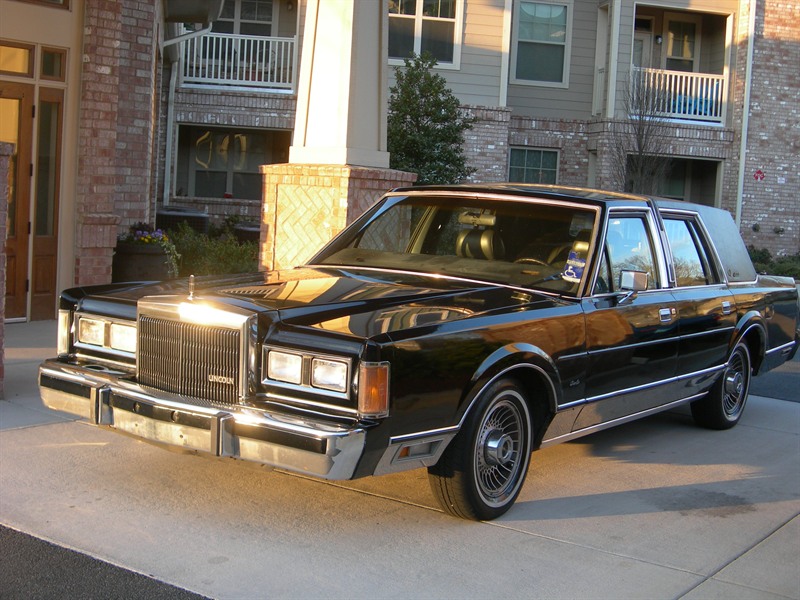 1989 Lincoln Town Car for sale by owner in MARIETTA