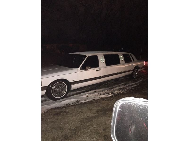 1990 Lincoln Town Car for sale by owner in Elkhart
