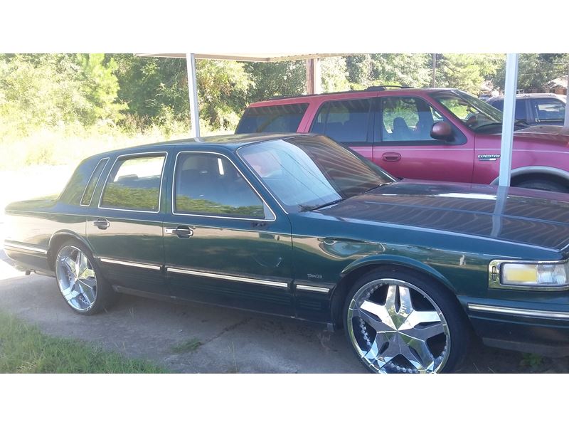 1995 Lincoln Town Car for sale by owner in Tyler