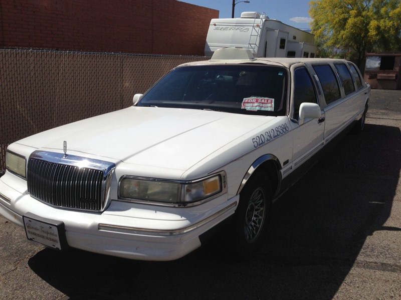 1996 Lincoln Town Car for sale by owner in TUCSON